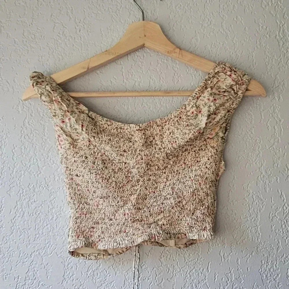 Floral Crop Top with Ruched Detail - Picture 2 of 2